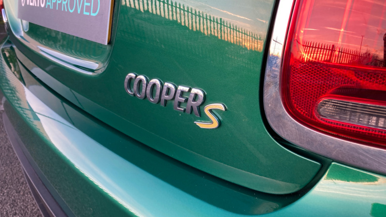 MINI Hatchback 135kW Cooper S Level 3 33kWh 3dr Auto Electric Hatchback